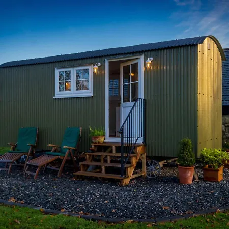 בית נופש The Pleasant Hut At Mount Pleasant Farm *