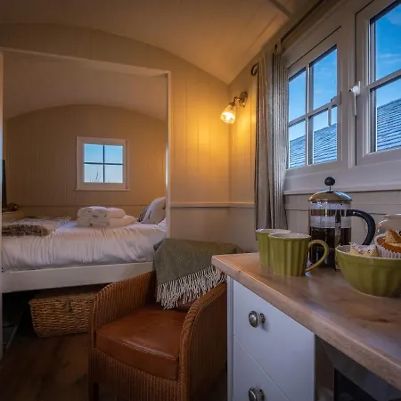 The Pleasant Hut At Mount Pleasant Farm