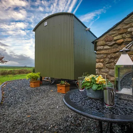 The Pleasant Hut At Mount Pleasant Farm *